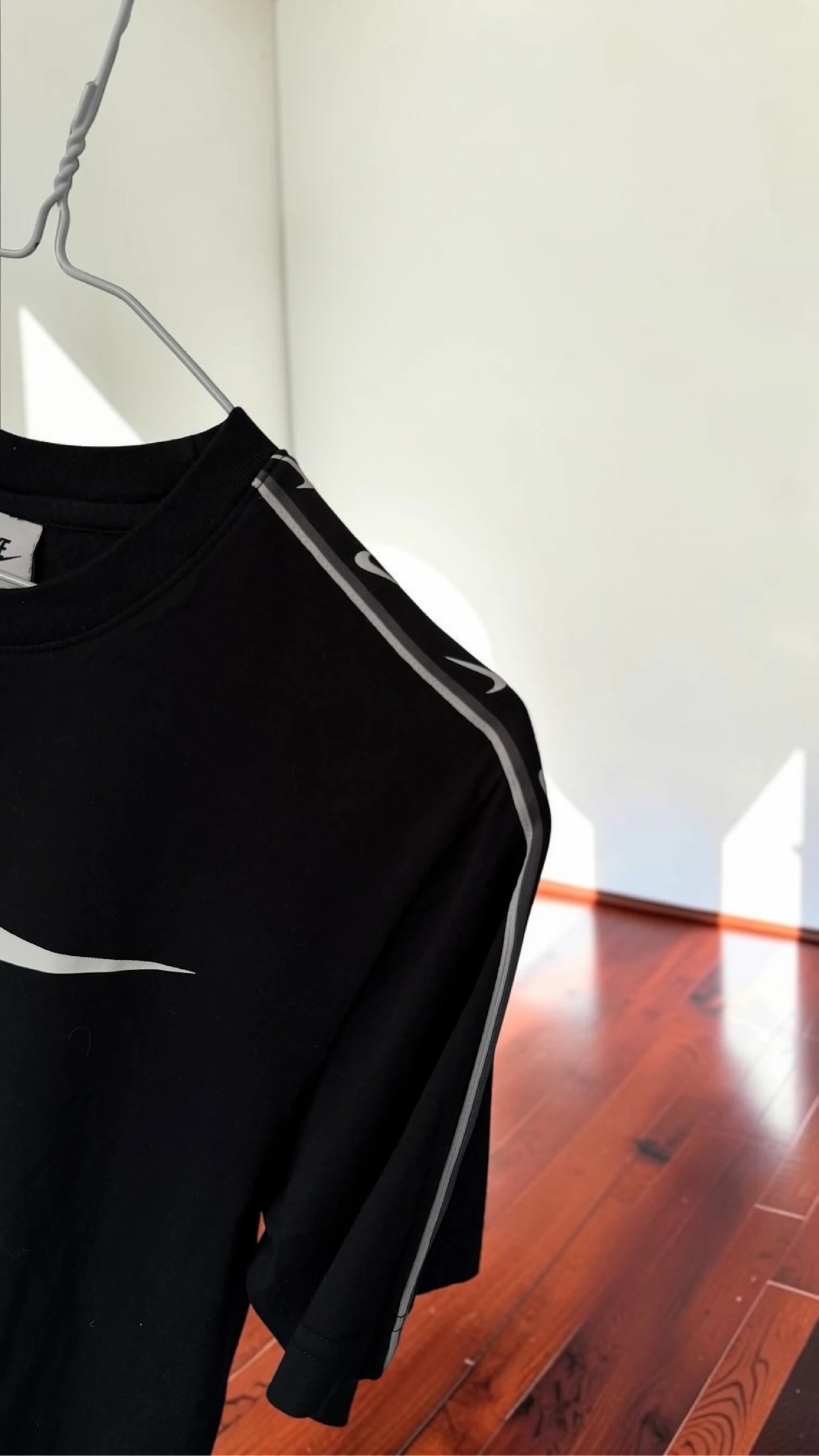 Camiseta Nike preta com logo grande tamanho PP – photo 2